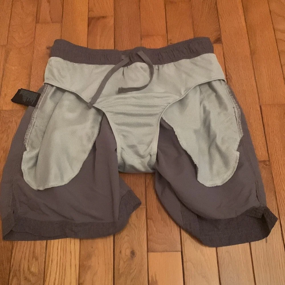 The North Face Quick Dry Shorts (Gray)